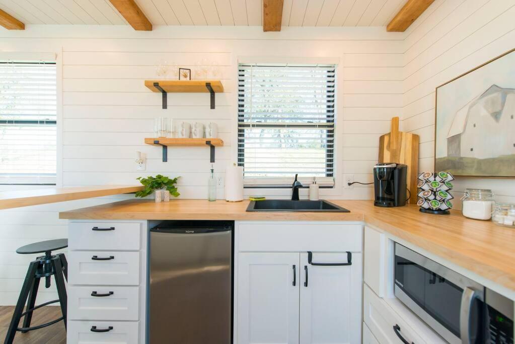 Container Home With Rooftop Views And Pickleball-Pecan Grove Bellmead Exterior foto