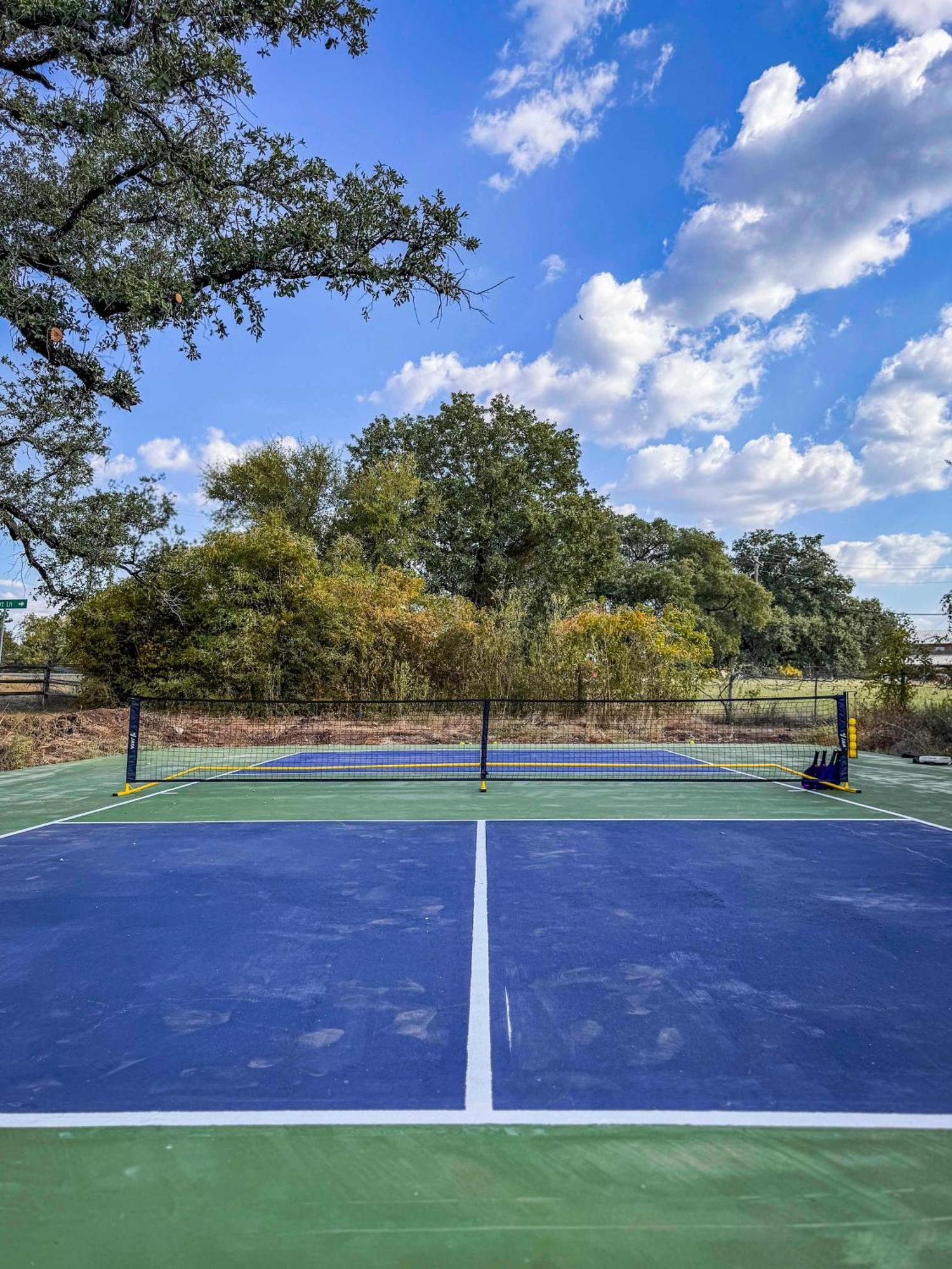 Container Home With Rooftop Views And Pickleball-Pecan Grove Bellmead Exterior foto